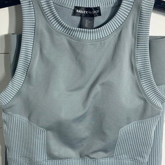Bailey 44 two piece workout set NWT size large Blue/Grey - Picture 2 of 5